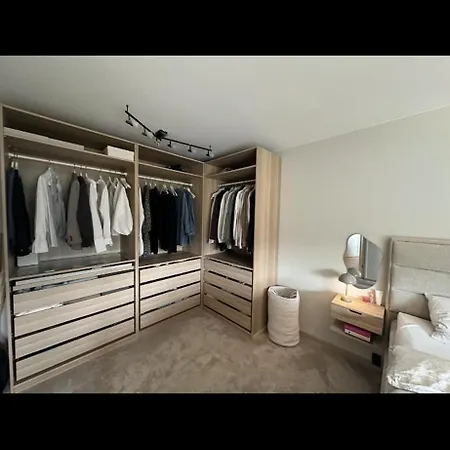 Apartment Stor Og Sentral Naer Lagunen